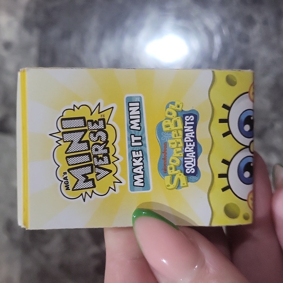Miniverse SpongeBob SquarePants Pretty Patties - Picture 2 of 4